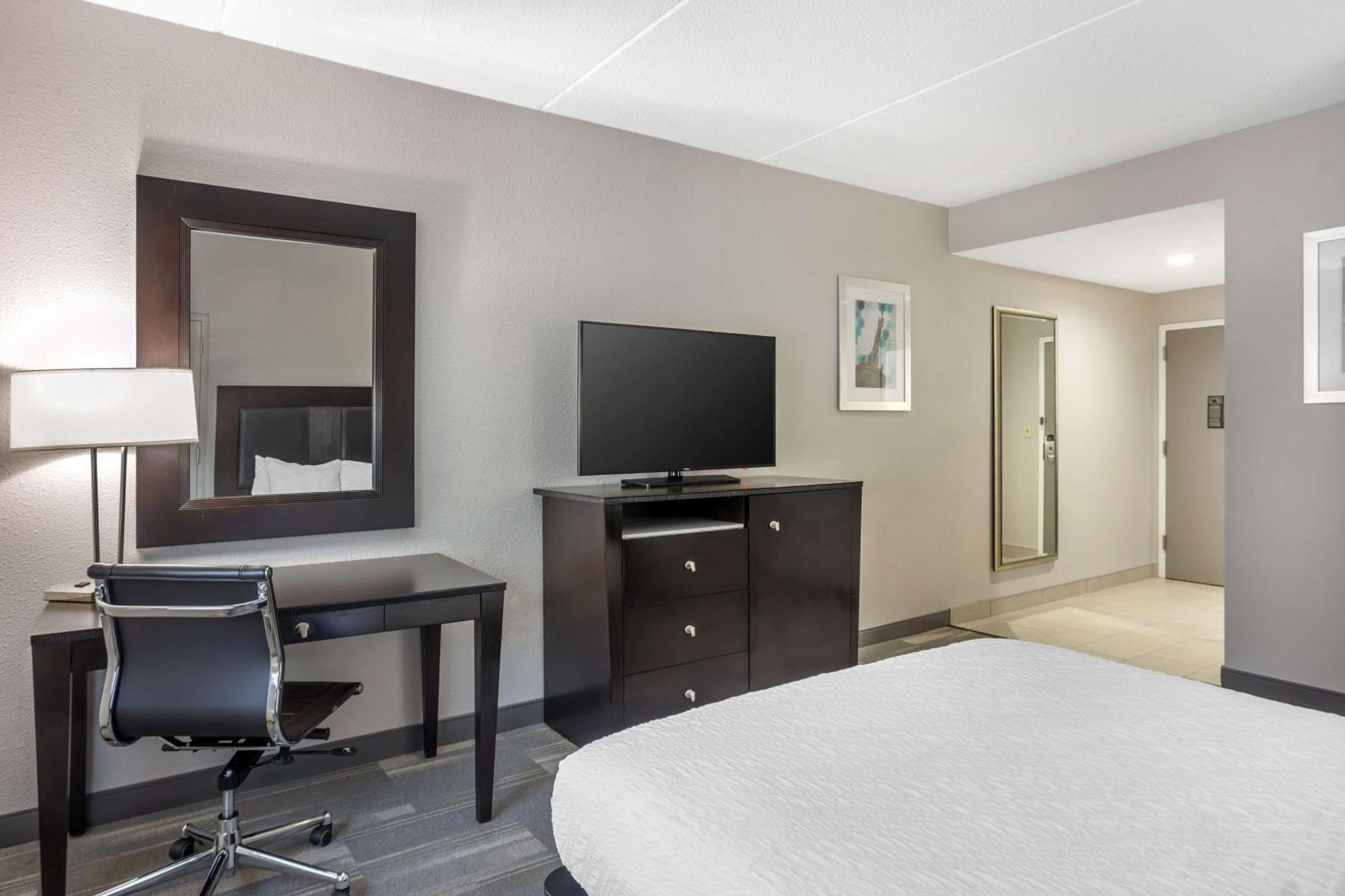 Best Western Plus Wilkes Barre-Scranton Airport Hotel Pittston Exterior photo