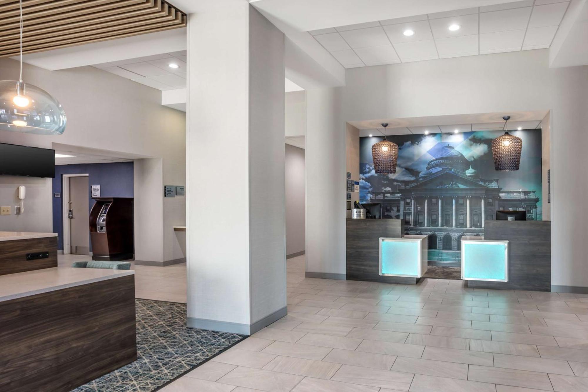 Best Western Plus Wilkes Barre-Scranton Airport Hotel Pittston Exterior photo